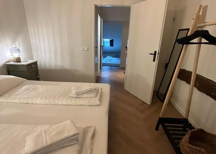 Holiday home Gezellig Authentiek 4 Persoons Vlakbij Valkenburg Voerendaal