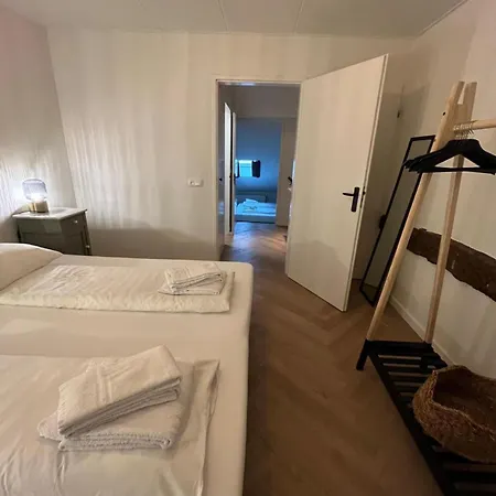 Holiday home Gezellig Authentiek 4 Persoons Vlakbij Valkenburg Voerendaal